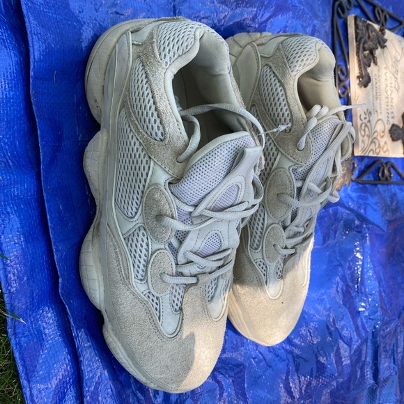 Yeezy 500 - Picture 2 of 3